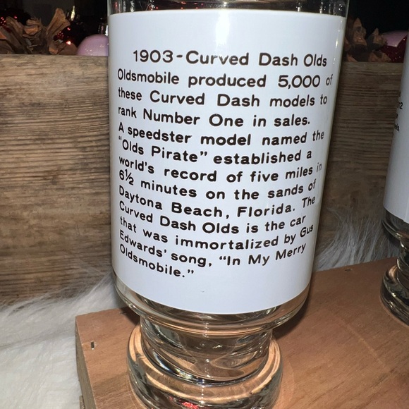 Set of 4 Oldsmobile footed drinking glasses - Picture 7 of 9